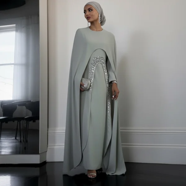عباية سيلفر راقية بتطريز كريستالي فاخر 2025