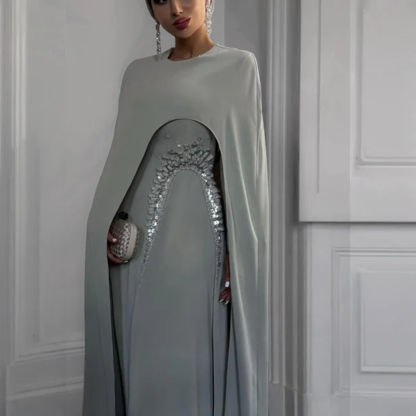 عباية سيلفر راقية بتطريز كريستالي فاخر 2025