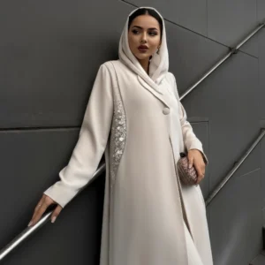 عباية أوف وايت فاخرة بتطريز فضي 2025