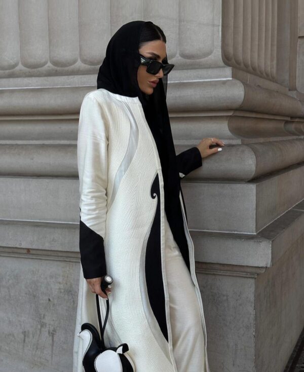 عباية فاخرة أسود وأبيض مودرن 2025 بتطريز راقٍ