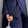 عباءة كحلية فاخرة بتطريز لؤلؤ على الأكمام